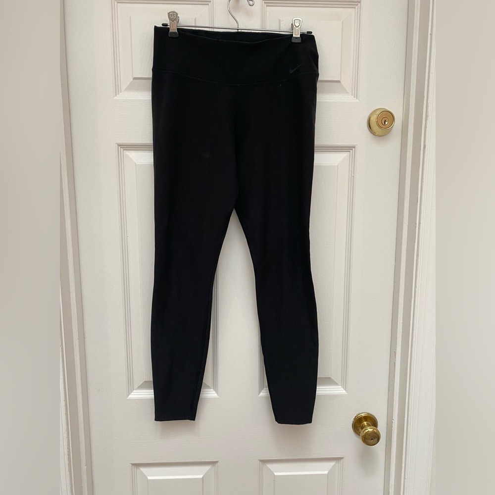Nike Dri-Fit Black High-Waist Leggings - Size M